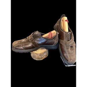 Women's Earth Shoe slip on loafer size 7